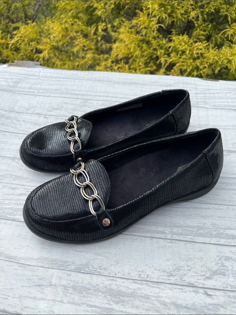 Vionic Alda Black Leather Loafers